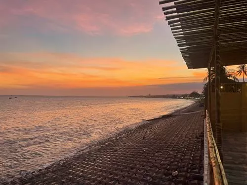 SEASIDE MUINE HOTEL SUNSET